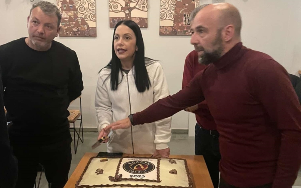 &Mu;&epsilon; &epsilon;&upsilon;&chi;έ&sigmaf; &kappa;&alpha;&iota; &epsilon;ύ&sigma;&eta;&mu;&alpha; &eta; &kappa;&omicron;&pi;ή &pi;ί&tau;&alpha;&sigmaf; &tau;&omicron;&upsilon; &Pi;&Alpha;&Sigma; &Sigma;&pi;ά&rho;&tau;&eta;&sigmaf; (&Phi;&Omega;&Tau;&Omicron;)