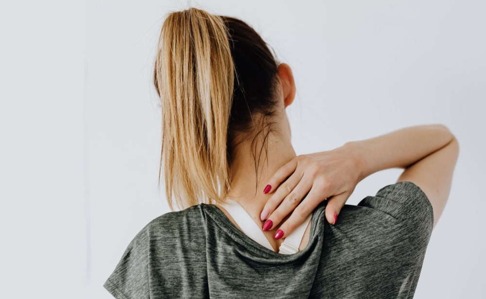 &Pi;ό&nu;&omicron;&sigmaf; &sigma;&tau;&omicron;&nu; &alpha;&upsilon;&chi;έ&nu;&alpha;: &Epsilon;ί&nu;&alpha;&iota; &tau;&omicron; botox &lambda;ύ&sigma;&eta;;