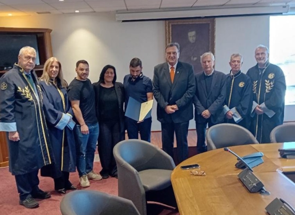 &Eta; &pi;&rho;&omega;&tau;&alpha;&theta;&lambda;ή&tau;&rho;&iota;&alpha; &Mu;. &Alpha;&rho;&iota;&sigma;&tau;&omicron;&tau;έ&lambda;&omicron;&upsilon;&sigmaf; &zeta;&epsilon;&iota; &sigma;&tau;&iota;&sigmaf; &kappa;&alpha;&rho;&delta;&iota;έ&sigmaf;: &Mu;&epsilon;&tau;&alpha;&pi;&tau;&upsilon;&chi;&iota;&alpha;&kappa;ό &mu;&epsilon;&tau;ά &theta;ά&nu;&alpha;&tau;&omicron;&nu; &alpha;&pi;έ&nu;&epsilon;&iota;&mu;&epsilon; &tau;&omicron; &Tau;&Omicron;&Delta;&Alpha; &Sigma;&pi;ά&rho;&tau;&eta;&sigmaf;