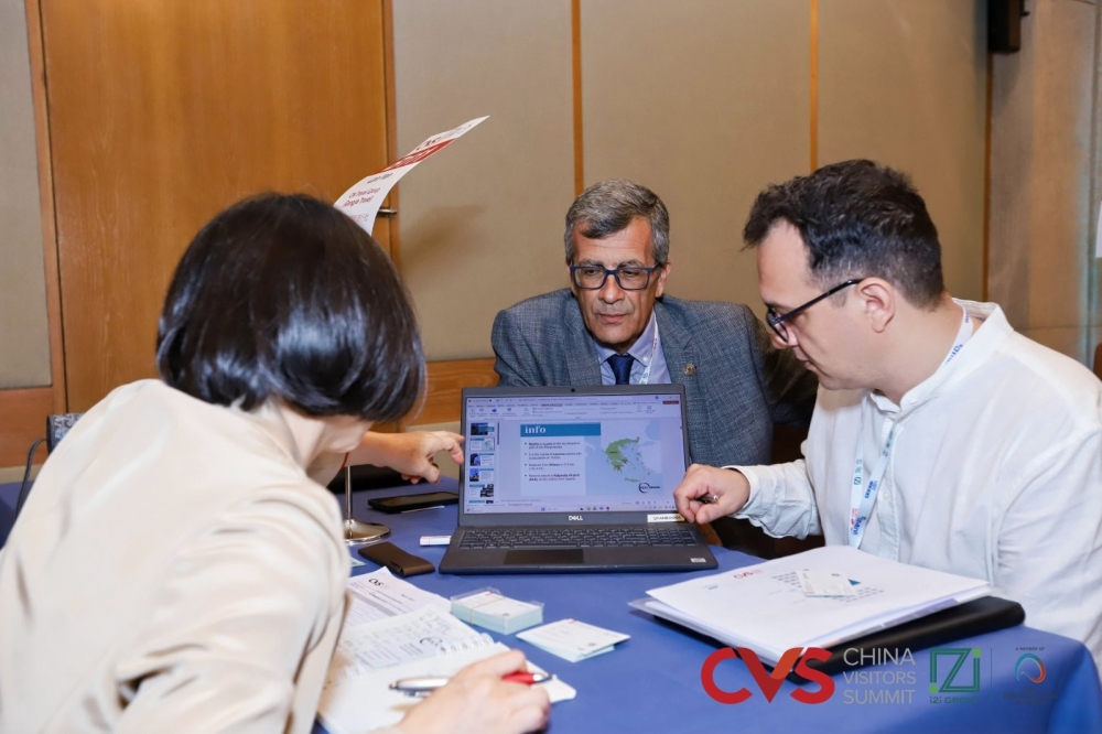 &laquo;&Kappa;&lambda;&epsilon;ί&nu;&epsilon;&iota; &tau;&omicron; &mu;ά&tau;&iota;&raquo; &sigma;&tau;&eta;&nu; &tau;&omicron;&upsilon;&rho;&iota;&sigma;&tau;&iota;&kappa;ή &alpha;&gamma;&omicron;&rho;ά  &tau;&eta;&sigmaf; &Kappa;ί&nu;&alpha;&sigmaf; &omicron; &Delta;. &Sigma;&pi;ά&rho;&tau;&eta;&sigmaf;