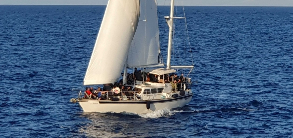 &Delta;&iota;ά&sigma;&omega;&sigma;&eta; &mu;&epsilon;&tau;&alpha;&nu;&alpha;&sigma;&tau;ώ&nu; &alpha;&nu;&omicron;&iota;&chi;&tau;ά &tau;&omega;&nu; &Kappa;&upsilon;&theta;ή&rho;&omega;&nu;