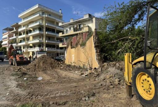 Μπουλντόζες για τη διάνοιξη της Πλατανιστά στη Σπάρτη