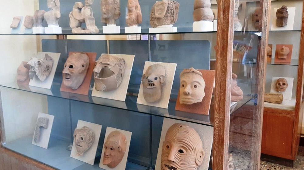 &Omicron;&iota; &mu;ά&sigma;&kappa;&epsilon;&sigmaf; &tau;&omicron;&upsilon; &Mu;&omicron;&upsilon;&sigma;&epsilon;ί&omicron;&upsilon;