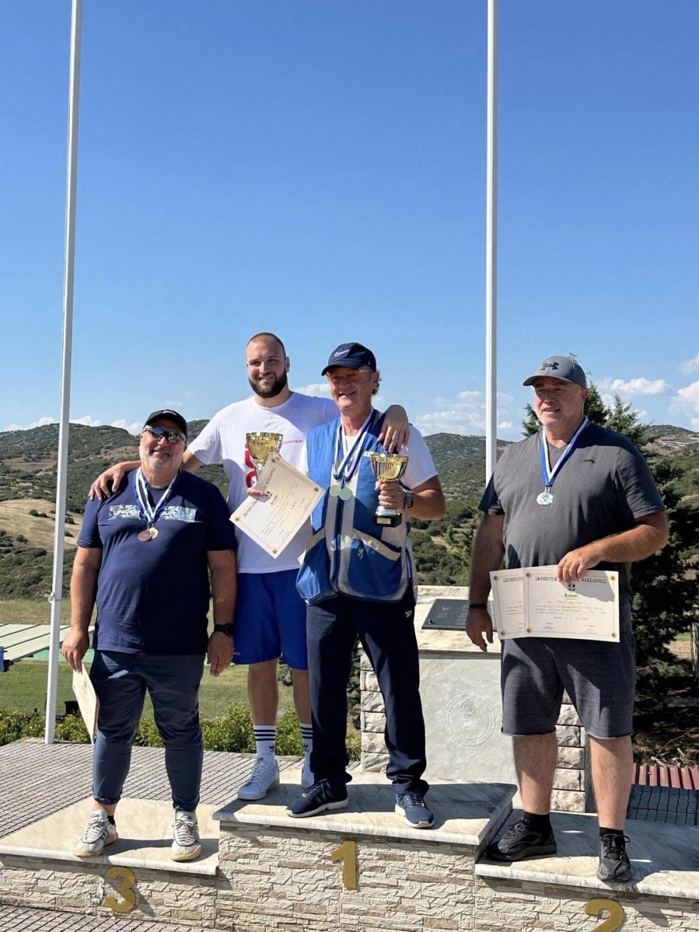 &Tau;&rho;ί&alpha; &mu;&epsilon;&tau;ά&lambda;&lambda;&iota;&alpha; &gamma;&iota;&alpha; &tau;&omicron;&nu; &Gamma;. &Pi;&alpha;&pi;&omicron;&upsilon;&lambda;ά&kappa;&omicron;  &tau;&omicron;&upsilon; &Sigma;&kappa;&omicron;&pi;&epsilon;&upsilon;&tau;&iota;&kappa;&omicron;ύ &Omicron;&mu;ί&lambda;&omicron;&upsilon; &Gamma;&upsilon;&theta;&epsilon;ί&omicron;&upsilon;