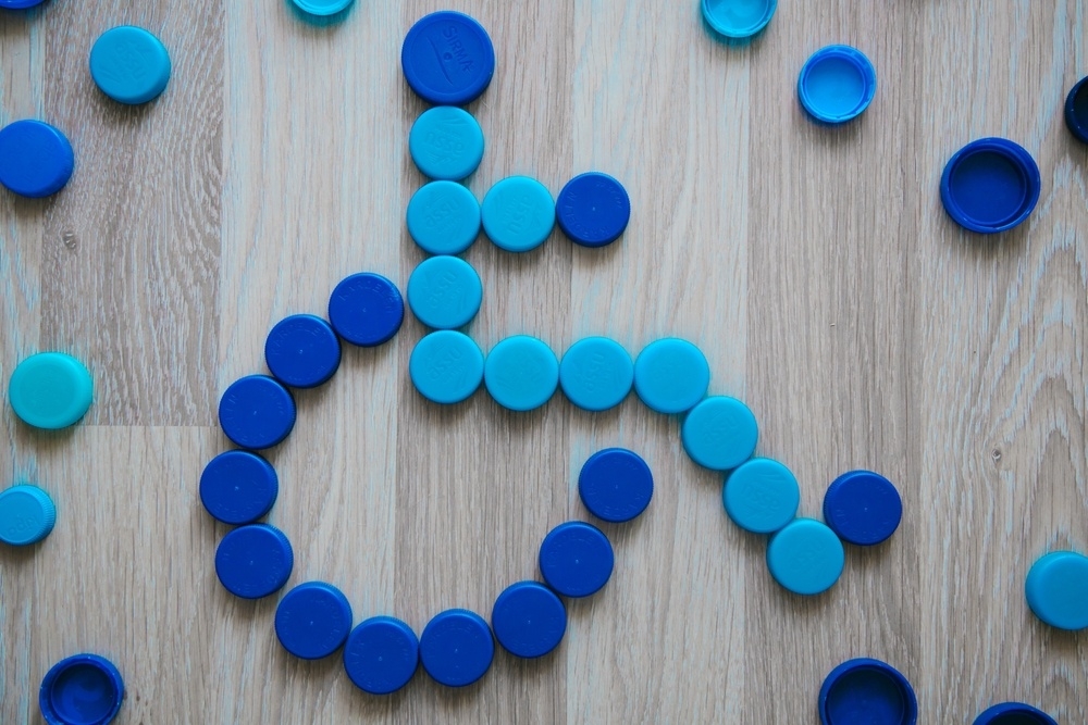 &laquo;&Nu;έ&omicron;&iota; &Omicron;&rho;ί&zeta;&omicron;&nu;&tau;&epsilon;&sigmaf;&raquo; &mu;&epsilon; &kappa;&alpha;&pi;ά&kappa;&iota;&alpha; &gamma;&epsilon;&mu;ά&tau;&alpha; &alpha;&gamma;ά&pi;&eta;  &gamma;&iota;&alpha; &tau;&omicron; &pi;&epsilon;&rho;&iota;&beta;ά&lambda;&lambda;&omicron;&nu; &kappa;&alpha;&iota; &tau;&omicron;&nu; ά&nu;&theta;&rho;&omega;&pi;&omicron;