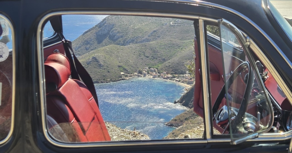 &Delta;&iota;έ&sigma;&chi;&iota;&sigma;&alpha;&nu; &tau;&eta; &mu;&alpha;&gamma;&epsilon;&upsilon;&tau;&iota;&kappa;ή &gamma;&eta; &tau;&eta;&sigmaf; &Lambda;&alpha;&kappa;&omega;&nu;ί&alpha;&sigmaf; &tau;&alpha; &omicron;&chi;ή&mu;&alpha;&tau;&alpha; &tau;&omicron;&upsilon; Tour du P&eacute;loponn&egrave;se