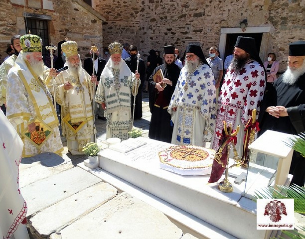 &Mu;&nu;&eta;&mu;ό&sigma;&upsilon;&nu;&omicron; &gamma;&iota;&alpha; &tau;&omicron;&nu; &mu;&alpha;&kappa;&alpha;&rho;&iota;&sigma;&tau;ό &Mu;&eta;&tau;&rho;&omicron;&pi;&omicron;&lambda;ί&tau;&eta; &Kappa;&upsilon;&theta;ή&rho;&omega;&nu; &Mu;&epsilon;&lambda;έ&tau;&iota;&omicron;