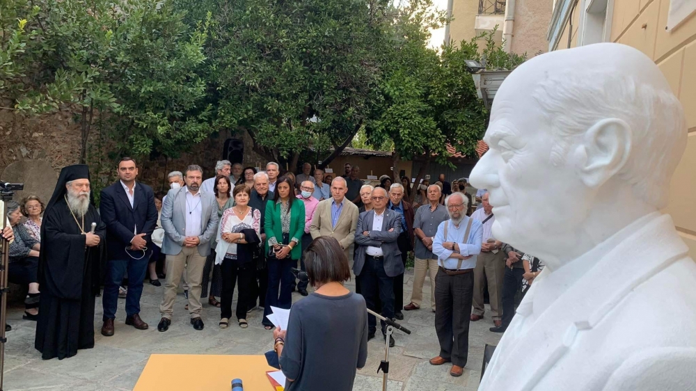 &laquo;&Gamma;&iota;&alpha; ό&sigma;&alpha; &mu;&epsilon; &sigma;&epsilon;&mu;&nu;ό&tau;&eta;&tau;&alpha; &pi;&rho;&omicron;&sigma;έ&phi;&epsilon;&rho;&epsilon; &sigma;&tau;&eta;&nu; &pi;ό&lambda;&eta; &tau;&eta;&sigmaf; &Sigma;&pi;ά&rho;&tau;&eta;&sigmaf;...&raquo;