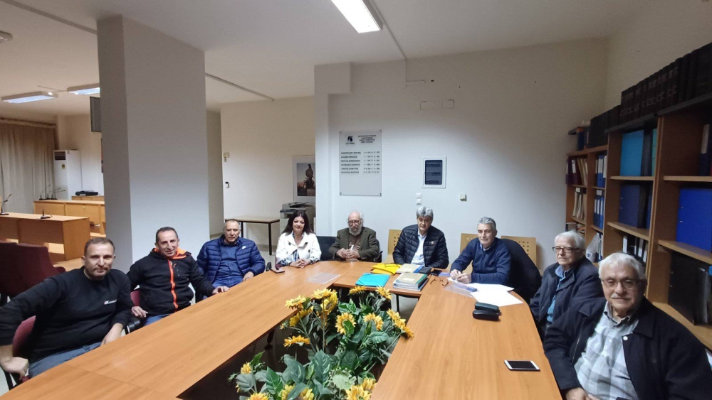 &Sigma;&epsilon; &sigma;ώ&mu;&alpha; &eta; Έ&nu;&omega;&sigma;&eta; &Delta;&iota;&alpha;&tau;&epsilon;&lambda;&epsilon;&sigma;ά&nu;&tau;&omega;&nu; &Delta;&eta;&mu;ά&rho;&chi;&omega;&nu;, &Kappa;&omicron;&iota;&nu;&omicron;&tau;&alpha;&rho;&chi;ώ&nu;, &Mu;&epsilon;&lambda;ώ&nu; &Sigma;&upsilon;&mu;&beta;&omicron;&upsilon;&lambda;ί&omega;&nu; &Delta;. &Sigma;&pi;ά&rho;&tau;&eta;&sigmaf;