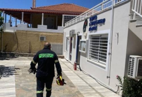 Ένα φίδι …τρούπωσε στο ΚΕΠ Αγίου Δημητρίου Ζάρακα