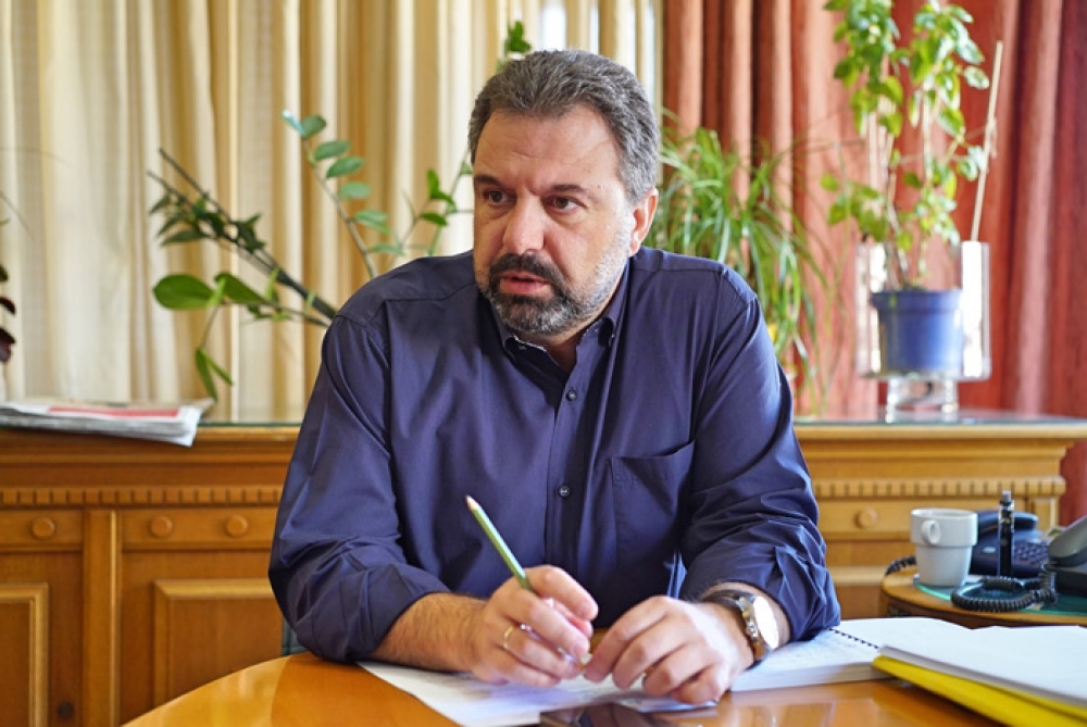 &Sigma;. &Alpha;&rho;&alpha;&chi;&omega;&beta;ί&tau;&eta;&sigmaf;: &laquo;K&alpha;&theta;&alpha;&rho;ό&sigmaf; &omicron;&upsilon;&rho;&alpha;&nu;ό&sigmaf;, &alpha;&sigma;&tau;&rho;&alpha;&pi;έ&sigmaf; &delta;&epsilon;&nu; &phi;&omicron;&beta;ά&tau;&alpha;&iota;&raquo;