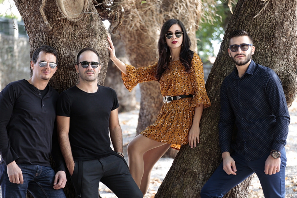 &Tau;&eta;&nu; &Pi;&alpha;&rho;&alpha;&sigma;&kappa;&epsilon;&upsilon;ή &omicron; &Tau;ά&sigma;&omicron;&sigmaf; &Sigma;&kappa;&iota;ά&delta;&alpha;&sigmaf; &kappa;&alpha;&iota; &eta; &omicron;&rho;&chi;ή&sigma;&tau;&rho;&alpha; &tau;&omicron;&upsilon; live &sigma;&tau;&omicron;&laquo;Level&raquo; !