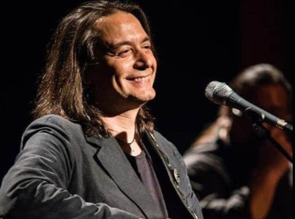 &Eta; &Pi;&lambda;&alpha;&tau;ά&nu;&alpha; &upsilon;&pi;&omicron;&delta;έ&chi;&epsilon;&tau;&alpha;&iota;  &tau;&omicron;&nu; &mu;&omicron;&nu;&alpha;&delta;&iota;&kappa;ό &Gamma;&iota;ά&nu;&nu;&eta; &Kappa;ό&tau;&sigma;&iota;&rho;&alpha;