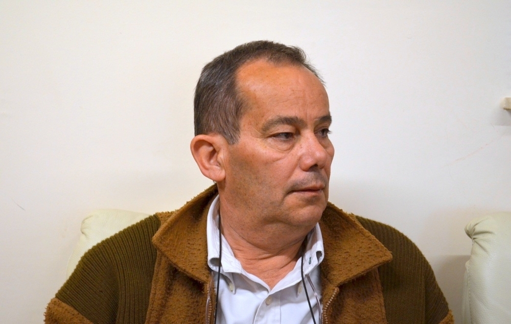 &Tau;&omicron; &delta;&iota;&kappa;ό &sigma;&alpha;&sigmaf; &sigma;&chi;ό&lambda;&iota;&omicron;: &laquo;&Epsilon;&delta;ώ &psi;&eta;&phi;ί&zeta;&omicron;&upsilon;&mu;&epsilon; &pi;&rho;&omicron;ϋ&pi;&omicron;&lambda;&omicron;&gamma;&iota;&sigma;&mu;ό&raquo;