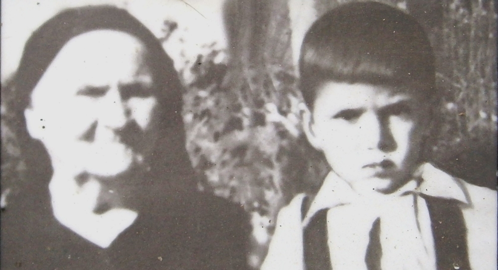 &Eta; &gamma;&iota;&alpha;&gamma;&iota;ά &Kappa;&omega;&nu;&sigma;&tau;&alpha;&nu;&tau;ί&nu;&alpha; &kappa;&alpha;&iota; &tau;&omicron; &epsilon;&gamma;&gamma;ό&nu;&iota; &tau;&eta;&sigmaf; &omicron; &Chi;&alpha;&rho;ά&lambda;&alpha;&mu;&pi;&omicron;&sigmaf;