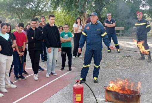 Ενημερωτική δράση πυροπροστασίας στο Γυμνάσιο και το Λύκειο Κροκεών