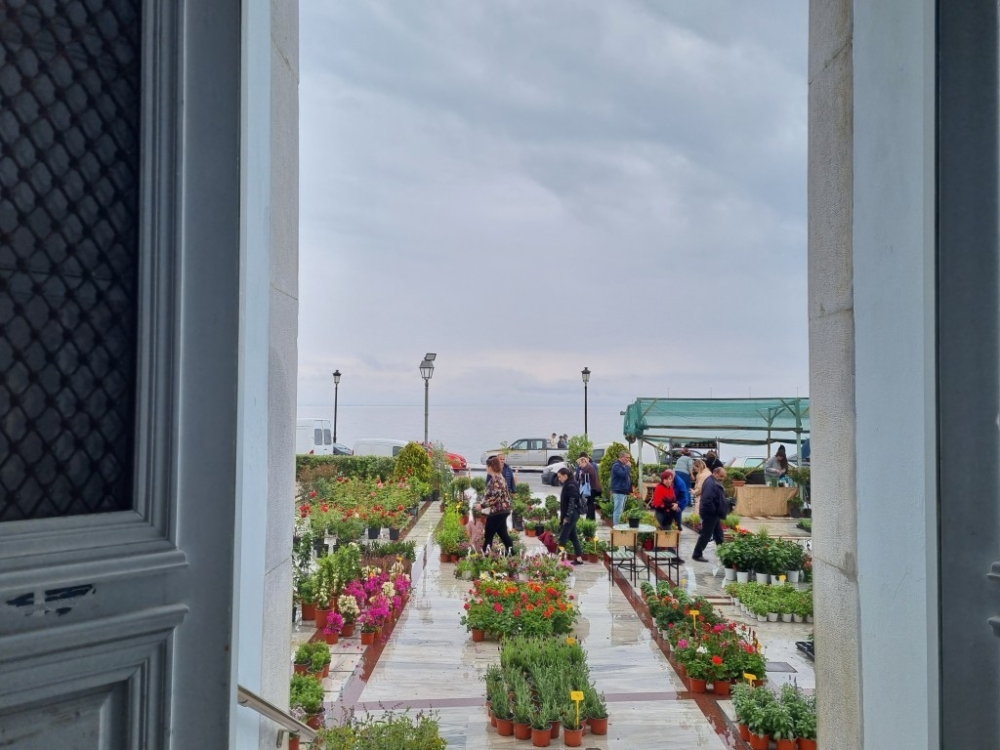 &Alpha;&nu;&theta;ί&zeta;&epsilon;&iota; &xi;&alpha;&nu;ά &tau;&omicron; &Gamma;ύ&theta;&epsilon;&iota;&omicron;: &Kappa;ά&lambda;&epsilon;&sigma;&mu;&alpha; &sigma;&upsilon;&mu;&mu;&epsilon;&tau;&omicron;&chi;ή&sigmaf; &sigma;&tau;&eta; 14&eta; &laquo;&Gamma;&iota;&omicron;&rho;&tau;ή Ά&nu;&omicron;&iota;&xi;&eta;&sigmaf;&raquo;