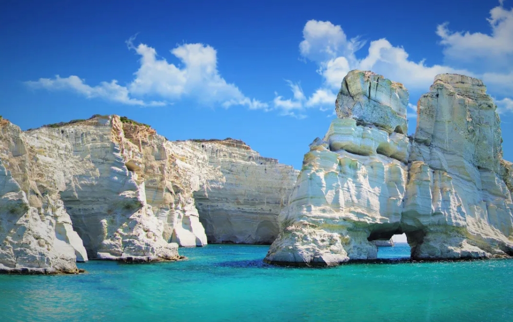 &Tau;&alpha; &upsilon;&delta;&rho;&omicron;&theta;&epsilon;&rho;&mu;&iota;&kappa;ά &mu;&upsilon;&sigma;&tau;&iota;&kappa;ά &pi;&omicron;&upsilon; &kappa;&rho;ύ&beta;&epsilon;&iota; &omicron; &beta;&upsilon;&theta;ό&sigmaf; &tau;&eta;&sigmaf; &Mu;ή&lambda;&omicron;&upsilon;