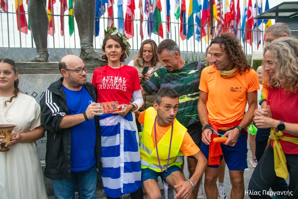 &Mu;&epsilon; &tau;&alpha; &laquo;&mu;ά&tau;&iota;&alpha;&raquo; &tau;&eta;&sigmaf; &kappa;&alpha;&rho;&delta;&iota;ά&sigmaf; &delta;&rho;&omicron;&mu;έ&alpha;&sigmaf; &sigma;&tau;&omicron; &Sigma;&pi;ά&rho;&tau;&alpha;&theta;&lambda;&omicron;&nu; &Sigma;&upsilon;&gamma;&kappa;&lambda;ό&nu;&iota;&sigma;&epsilon; &eta; &Iota;&tau;&alpha;&lambda;ί&delta;&alpha; &mu;&epsilon; &tau;&eta;&nu; &omicron;&pi;&tau;&iota;&kappa;ή &alpha;&nu;&alpha;&pi;&eta;&rho;ί&alpha;