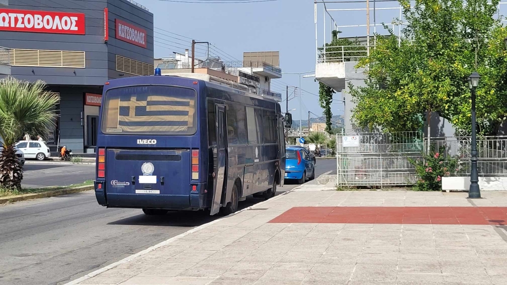 &Sigma;&upsilon;&nu;&epsilon;&chi;ί&zeta;&omicron;&nu;&tau;&alpha;&iota; &omicron;&iota; έ&rho;&epsilon;&upsilon;&nu;&epsilon;&sigmaf; &gamma;&iota;&alpha; &tau;&omicron; έ&gamma;&kappa;&lambda;&eta;&mu;&alpha; &mu;&epsilon; έ&nu;&alpha;&nu; &nu;&epsilon;&kappa;&rho;ό &sigma;&tau;&eta; &Sigma;&pi;ά&rho;&tau;&eta;