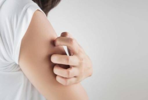 Η αυτοάνοση δερματική πάθηση που αποκαλύπτει ότι (και) το έντερο νοσεί