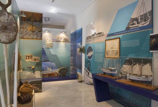 Μία θέση συνοδού επισκεπτών στο Ναυτικό Μουσείο Νεάπολης