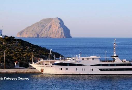 Στα Κύθηρα το πρώτο τουριστικό σκάφος