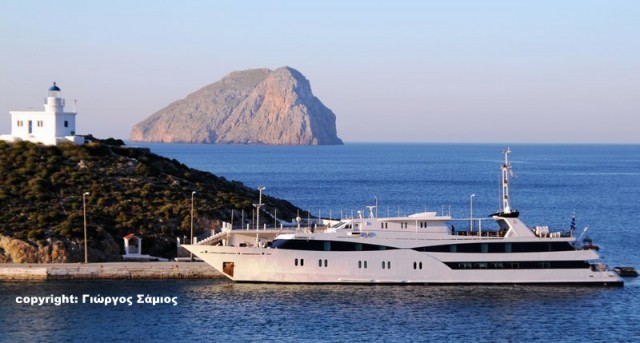 &Sigma;&tau;&alpha; &Kappa;ύ&theta;&eta;&rho;&alpha; &tau;&omicron; &pi;&rho;ώ&tau;&omicron; &tau;&omicron;&upsilon;&rho;&iota;&sigma;&tau;&iota;&kappa;ό &sigma;&kappa;ά&phi;&omicron;&sigmaf;