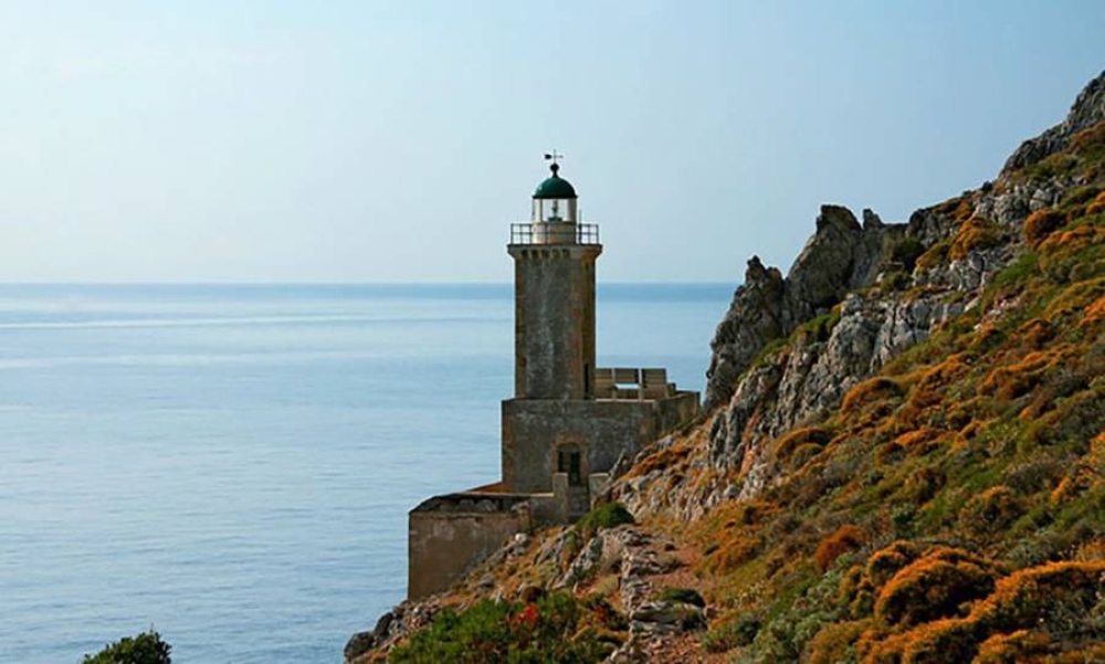 &laquo;&Kappa;&alpha;&beta;&omicron;&mu;&alpha;&lambda;&iota;ά&sigmaf;: &Alpha;&pi;ό &phi;&omega;&sigmaf; &kappa;&alpha;&iota; &pi;έ&tau;&rho;&alpha;&raquo; &sigma;&epsilon; έ&kappa;&theta;&epsilon;&sigma;&eta; &phi;&omega;&tau;&omicron;&gamma;&rho;&alpha;&phi;ί&alpha;&sigmaf; &sigma;&tau;&eta; &Nu;&epsilon;ά&pi;&omicron;&lambda;&eta;