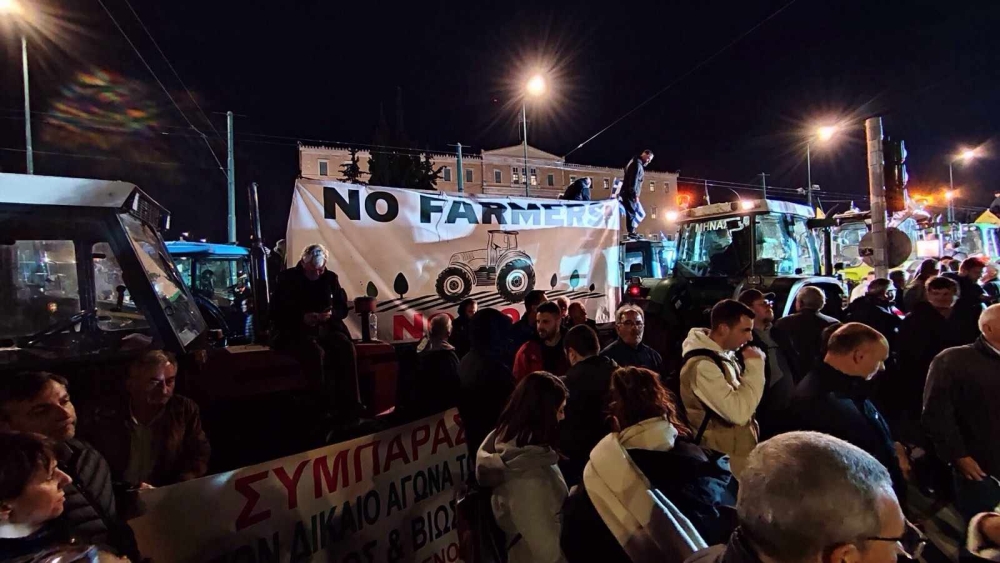 &Omicron;&iota; &alpha;&gamma;&rho;ό&tau;&epsilon;&sigmaf; &laquo;&mu;ί&lambda;&eta;&sigma;&alpha;&nu;&raquo; &sigma;&tau;&omicron; &Sigma;ύ&nu;&tau;&alpha;&gamma;&mu;&alpha; &mu;&epsilon; &tau;&eta; &Lambda;&alpha;&kappa;&omega;&nu;ί&alpha; &pi;&alpha;&rho;&omicron;ύ&sigma;&alpha;