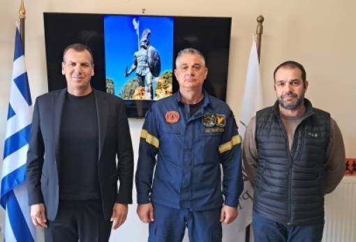 Με τον νέο Λακωνάρχη της Πυροσβεστικής συναντήθηκαν Βακαλόπουλος-Κακούρος