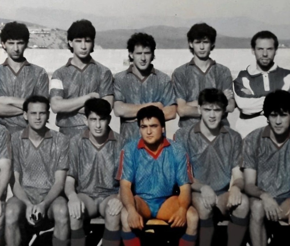 &Tau;&omicron; &Gamma;ύ&theta;&epsilon;&iota;&omicron; &pi;&epsilon;&nu;&theta;&epsilon;ί &gamma;&iota;&alpha; &tau;&omicron;&nu; &chi;&alpha;&mu;ό &tau;&omicron;&upsilon; &Pi;&alpha;ύ&lambda;&omicron;&upsilon; &Gamma;&epsilon;&rho;&alpha;&kappa;ά&rho;&eta;