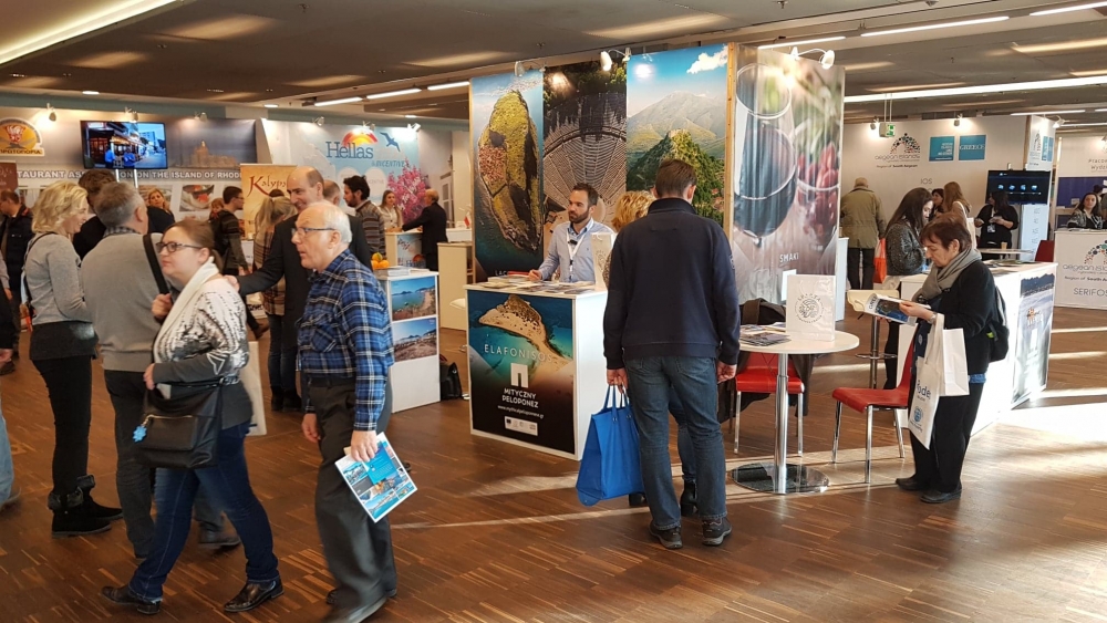 &Sigma;&tau;&eta;&nu; &tau;&omicron;&upsilon;&rho;&iota;&sigma;&tau;&iota;&kappa;ή &alpha;&gamma;&omicron;&rho;ά &tau;&eta;&sigmaf; &Pi;&omicron;&lambda;&omega;&nu;ί&alpha;&sigmaf; &laquo;&alpha;&nu;&omicron;ί&gamma;&epsilon;&tau;&alpha;&iota;&raquo; &omicron; &Delta;. &Sigma;&pi;ά&rho;&tau;&eta;&sigmaf;! (&Phi;&Omega;&Tau;&Omicron;)