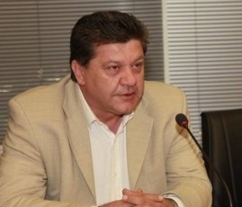 &Omicron; &epsilon;&pi;&iota;&kappa;&epsilon;&phi;&alpha;&lambda;ή&sigmaf; &tau;&omicron;&upsilon; &Sigma;&Delta;&Omicron;&Epsilon; &Iota;. &Kappa;&alpha;&pi;&epsilon;&lambda;έ&rho;&eta;&sigmaf; &sigma;&tau;&omicron;&nu; &laquo;&Lambda;&Tau;&raquo;