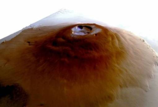 Εντοπίστηκε παγετός στις καλδέρες των κολοσσιαίων ηφαιστείων του Άρη