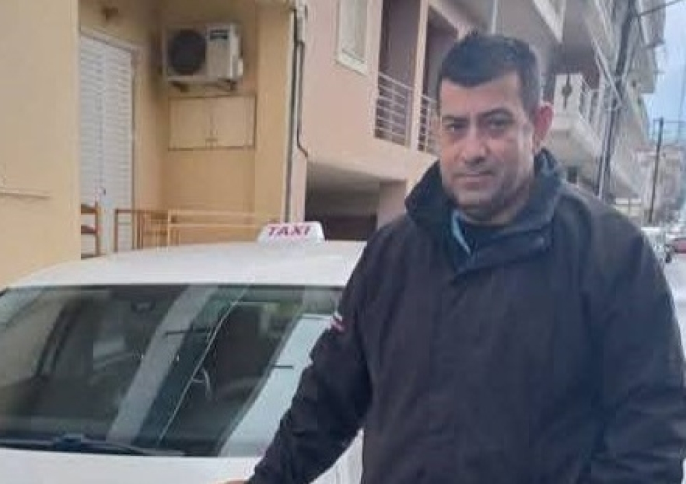 &Tau;&eta;&nu; &Pi;&alpha;&rho;&alpha;&sigma;&kappa;&epsilon;&upsilon;ή 30/1 &eta; &kappa;&eta;&delta;&epsilon;ί&alpha; &tau;&omicron;&upsilon; &Gamma;&iota;ά&nu;&nu;&eta; &Tau;&sigma;&iota;&rho;&iota;&gamma;ώ&tau;&eta; &sigma;&tau;&eta; &Sigma;&pi;ά&rho;&tau;&eta;