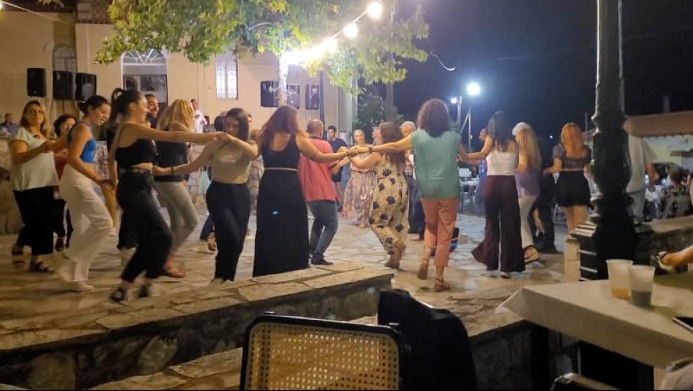 &Xi;&epsilon;&phi;ά&nu;&tau;&omega;&sigma;&alpha;&nu; &mu;&epsilon; &tau;&eta;&nu; &psi;&upsilon;&chi;ή &tau;&omicron;&upsilon;&sigmaf; &sigma;&tau;&omicron; &Pi;&alpha;&rho;ό&rho;&iota;