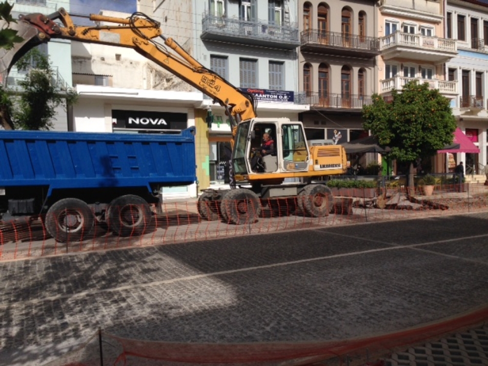 23 &Omicron;&kappa;&tau;&omega;&beta;&rho;ί&omicron;&upsilon; &omicron;&lambda;&omicron;&kappa;&lambda;&eta;&rho;ώ&nu;&epsilon;&tau;&alpha;&iota; ή &laquo;&delta;&iota;&alpha;&lambda;ύ&epsilon;&tau;&alpha;&iota;&raquo; &eta; &Pi;&alpha;&lambda;&alpha;&iota;&omicron;&lambda;ό&gamma;&omicron;&upsilon;