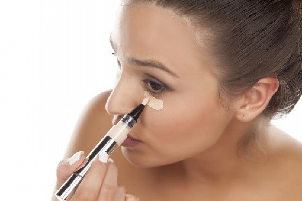 &Mu;&epsilon; &pi;&omicron;&iota;&alpha; &sigma;&epsilon;&iota;&rho;ά &pi;&rho;έ&pi;&epsilon;&iota; &nu;&alpha; &beta;ά&lambda;&epsilon;&iota;&sigmaf; &tau;&omicron; concealer &kappa;&alpha;&iota; &tau;&omicron; foundation;