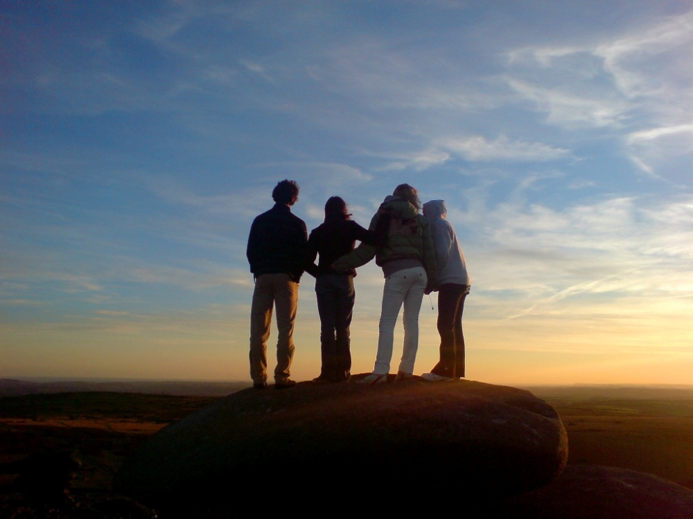 &Mu;&epsilon;&tau;ά &tau;&omicron; &laquo;Youth Pass&raquo; έ&rho;&chi;&epsilon;&tau;&alpha;&iota; &tau;&omicron; &laquo;Market place&raquo;  &mu;&epsilon; &epsilon;&kappa;&pi;&tau;ώ&sigma;&epsilon;&iota;&sigmaf; &kappa;&alpha;&iota; &pi;&rho;&omicron;&sigma;&phi;&omicron;&rho;έ&sigmaf; &gamma;&iota;&alpha; &tau;&omicron;&upsilon;&sigmaf; &nu;έ&omicron;&upsilon;&sigmaf;