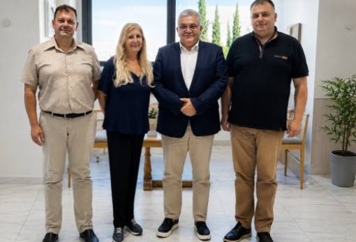 Τα αιτήματα των τρίτεκνων στο γραφείο του υφ. Παιδείας