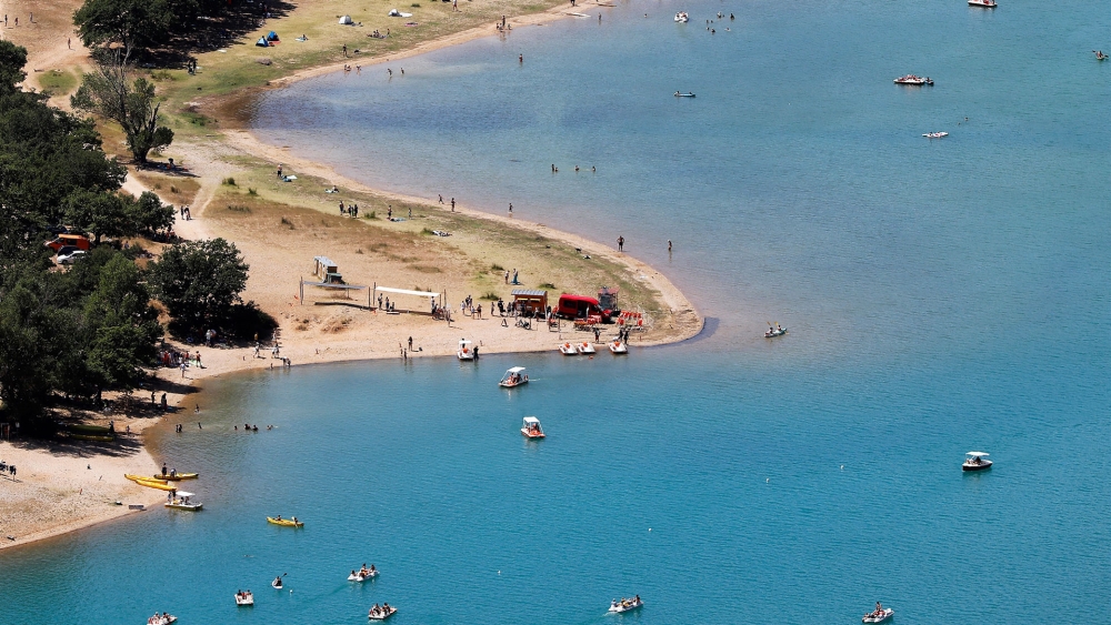 &Tau;&omicron;&upsilon;&rho;&iota;&sigma;&mu;ό&sigmaf;: &Rho;&epsilon;&kappa;ό&rho; &alpha;&phi;ί&xi;&epsilon;&omega;&nu; &sigma;&epsilon; &Epsilon;&lambda;&lambda;ά&delta;&alpha; &kappa;&alpha;&iota; &Nu;ό&tau;&iota;&alpha; &Epsilon;&upsilon;&rho;ώ&pi;&eta; &mu;&epsilon; 120 &epsilon;&kappa;&alpha;&tau;. &epsilon;&pi;&iota;&sigma;&kappa;έ&pi;&tau;&epsilon;&sigmaf;