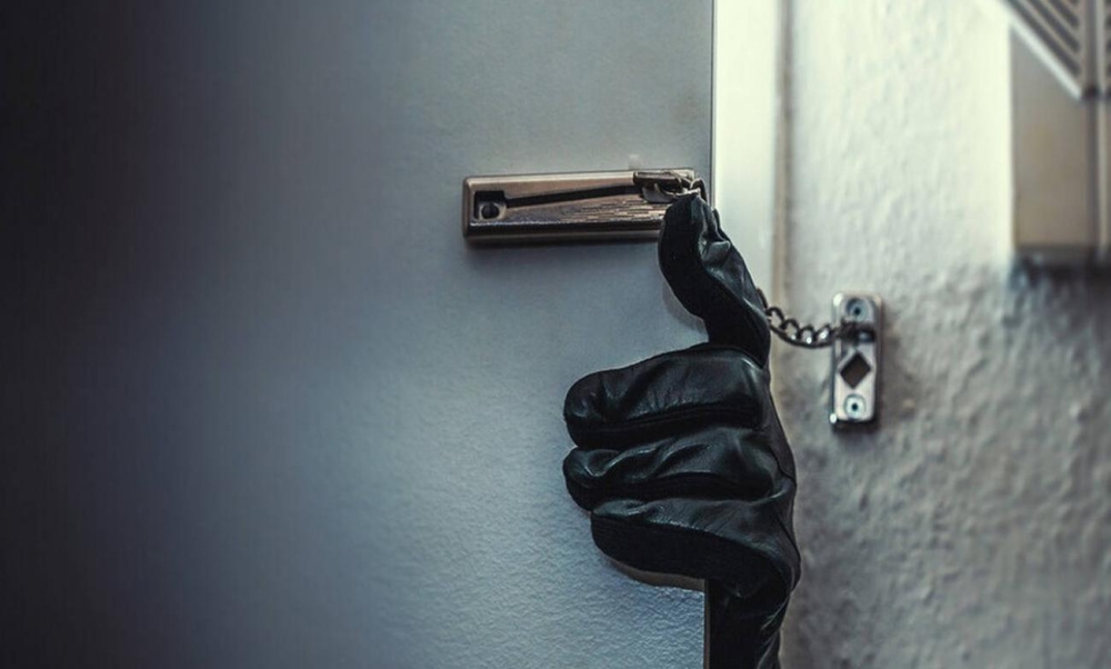 &Epsilon;&pi;&iota;&delta;&rho;&omicron;&mu;ή &kappa;&lambda;&epsilon;&phi;&tau;ώ&nu; &kappa;&alpha;&iota; &pi;ά&lambda;&iota; &gamma;ύ&rho;&omega; &alpha;&pi;ό &tau;&eta; &Sigma;&pi;ά&rho;&tau;&eta;