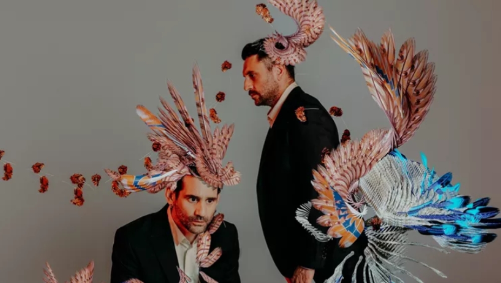 &Omicron;&iota; "Ό&rho;&nu;&iota;&theta;&epsilon;&sigmaf;" &tau;&omicron;&upsilon; Ά&rho;&eta; &Mu;&pi;&iota;&nu;&iota;ά&rho;&eta; &mu;&epsilon; &tau;&omicron;&upsilon;&sigmaf; &Pi;&alpha;&pi;&alpha;&sigma;&pi;&eta;&lambda;&iota;ό&pi;&omicron;&upsilon;&lambda;&omicron; &kappa;&alpha;&iota; &Chi;&rho;&upsilon;&sigma;&omicron;&sigma;&tau;ό&mu;&omicron;&upsilon; &sigma;&tau;&eta; &Sigma;&pi;ά&rho;&tau;&eta; &tau;&eta; &Delta;&epsilon;&upsilon;&tau;έ&rho;&alpha; 19/8