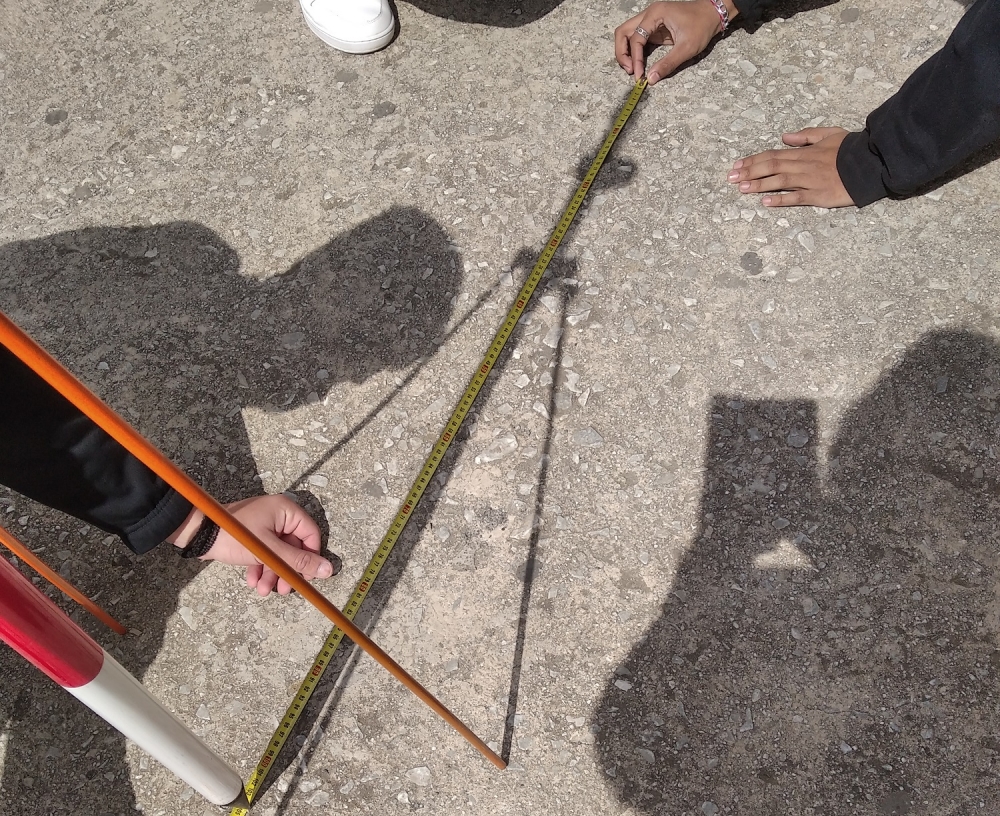 &Tau;&omicron; &pi;&epsilon;ί&rho;&alpha;&mu;&alpha; &tau;&omicron;&upsilon; &Epsilon;&rho;&alpha;&tau;&omicron;&sigma;&theta;έ&nu;&eta; &sigma;&tau;&alpha; &sigma;&chi;&omicron;&lambda;&epsilon;ί&alpha; &tau;&eta;&sigmaf; &Lambda;&alpha;&kappa;&omega;&nu;ί&alpha;&sigmaf;