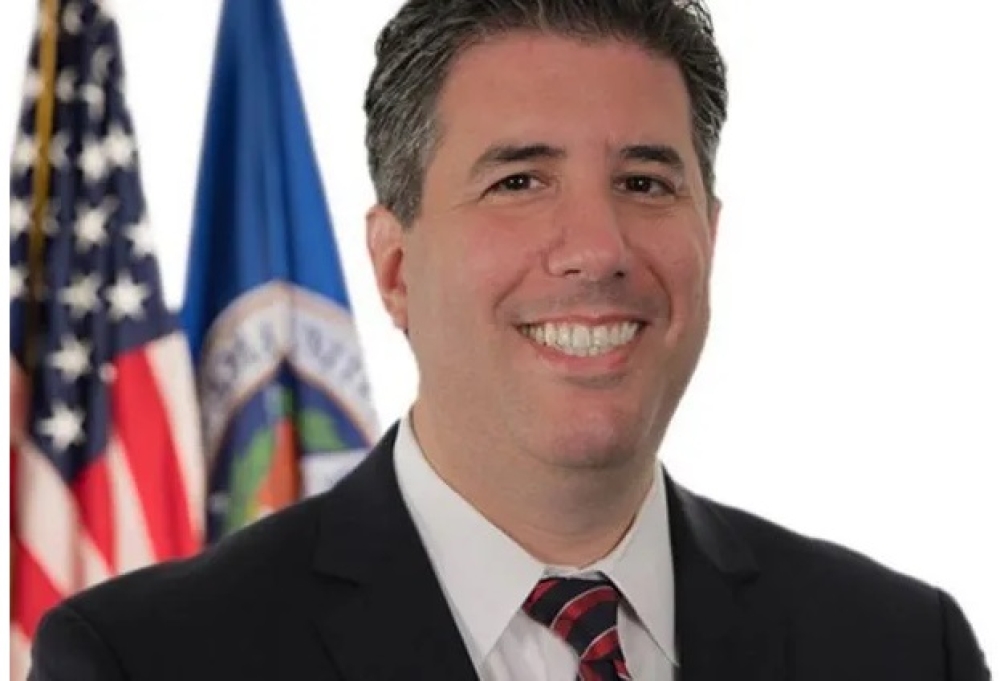 &Omicron; &Sigma;&kappa;&omicron;&upsilon;&rho;&alpha;ί&omicron;&sigmaf; &Mu;. &Rho;ή&gamma;&alpha;&sigmaf; &upsilon;&pi;&omicron;&psi;ή&phi;&iota;&omicron;&sigmaf; &gamma;&iota;&alpha; &tau;&eta;&nu; &kappa;&upsilon;&beta;έ&rho;&nu;&eta;&sigma;&eta; &Tau;&rho;&alpha;&mu;&pi; &sigma;&tau;&iota;&sigmaf; &Eta;&Pi;&Alpha;