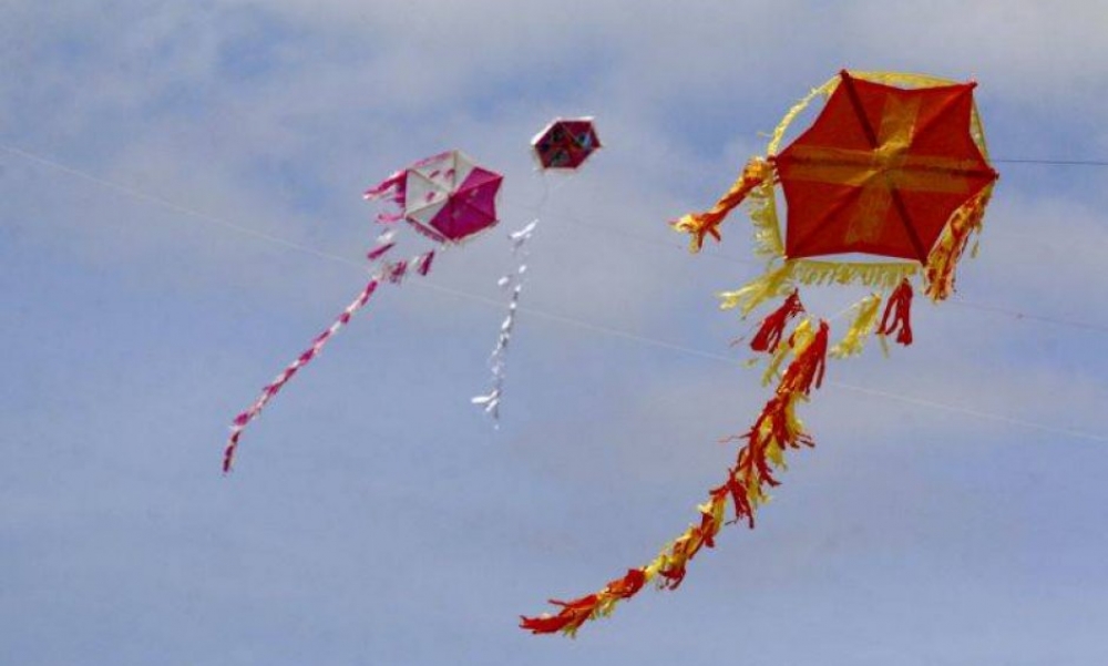 &Gamma;&iota;&omicron;&rho;&tau;ά&zeta;&omicron;&upsilon;&mu;&epsilon; &tau;&alpha; &kappa;&omicron;ύ&lambda;&omicron;&upsilon;&mu;&alpha; &sigma;&tau;&omicron; &Beta;&lambda;&alpha;&chi;&iota;ώ&tau;&eta;