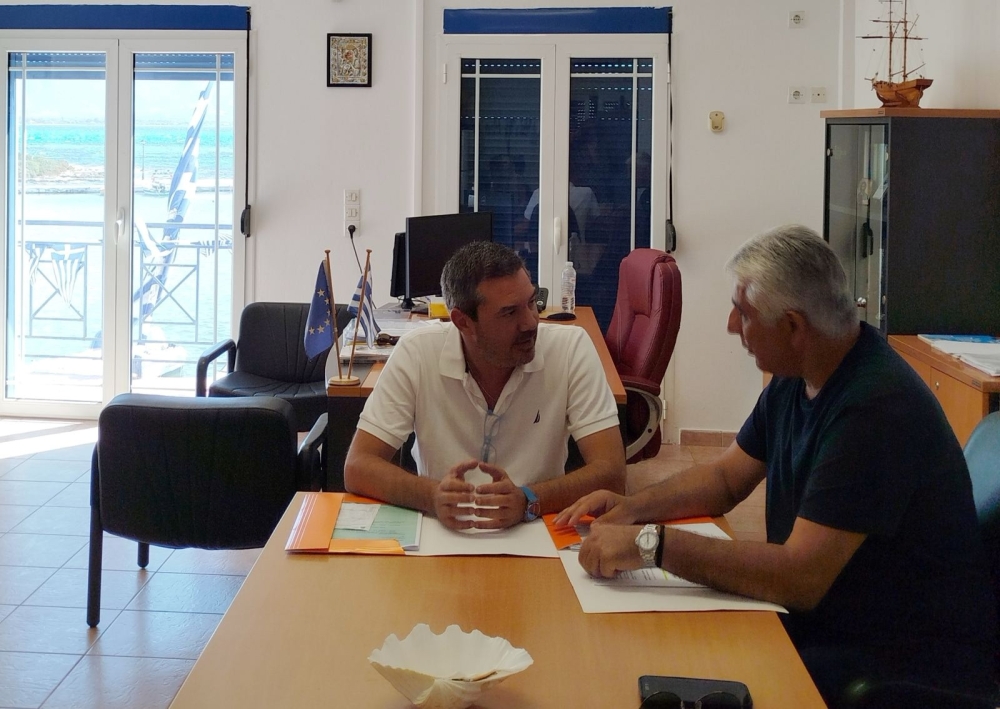 &Mu;&epsilon; &tau;&omicron;&nu; &gamma;&gamma; &tau;&eta;&sigmaf; &Kappa;&Epsilon;&Delta;&Epsilon; &sigma;&upsilon;&nu;&alpha;&nu;&tau;ή&theta;&eta;&kappa;&epsilon; &omicron; &delta;ή&mu;&alpha;&rho;&chi;&omicron;&sigmaf; &Epsilon;&lambda;&alpha;&phi;&omicron;&nu;ή&sigma;&omicron;&upsilon;