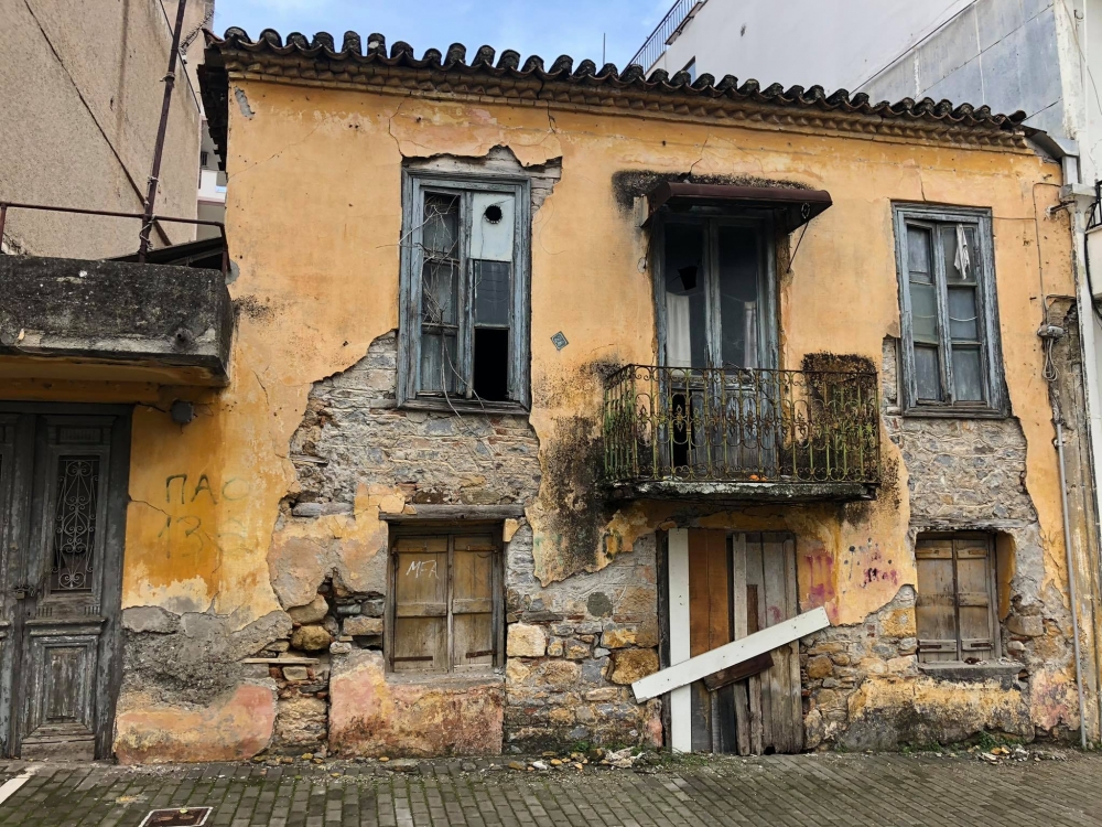 &Alpha;&kappa;ό&mu;&alpha; &mu;&iota;&alpha; &sigma;&kappa;&epsilon;&pi;ή &epsilon;&gamma;&kappa;&alpha;&tau;&alpha;&lambda;&epsilon;&lambda;&epsilon;&iota;&mu;&mu;έ&nu;&omicron;&upsilon; &kappa;&tau;&eta;&rho;ί&omicron;&upsilon; &kappa;&alpha;&tau;έ&rho;&rho;&epsilon;&upsilon;&sigma;&epsilon; &sigma;&tau;&omicron; &kappa;έ&nu;&tau;&rho;&omicron; &tau;&eta;&sigmaf; &Sigma;&pi;ά&rho;&tau;&eta;&sigmaf;