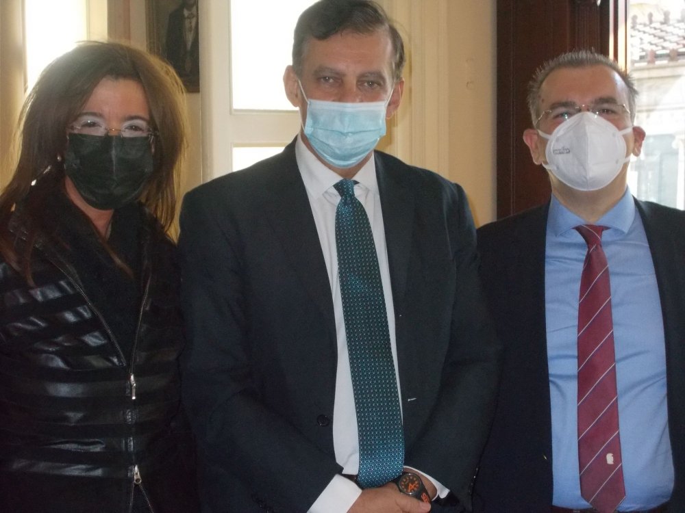 &Omicron;&rho;&kappa;ί&sigma;&tau;&eta;&kappa;&epsilon; &Kappa;&alpha;&theta;&eta;&gamma;&eta;&tau;ή&sigmaf; &tau;&eta;&sigmaf; &Iota;&alpha;&tau;&rho;&iota;&kappa;ή&sigmaf; &Sigma;&chi;&omicron;&lambda;ή&sigmaf; &tau;&omicron;&upsilon; &Epsilon;&Kappa;&Pi;&Alpha; &omicron; Dr &Epsilon;&mu;&mu;&alpha;&nu;&omicron;&upsilon;ή&lambda; &Rho;ί&zeta;&omicron;&sigmaf;